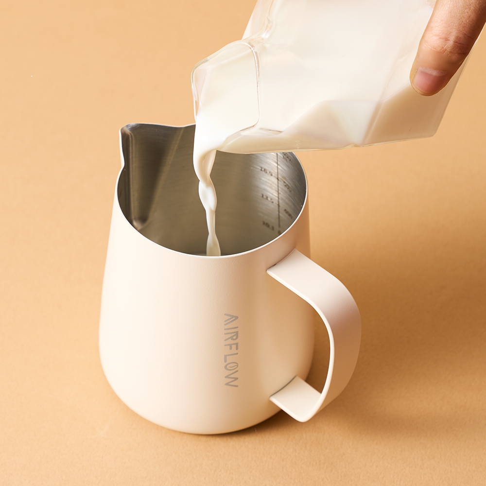 에어플로우 스팀피쳐 600ml (아이보리)